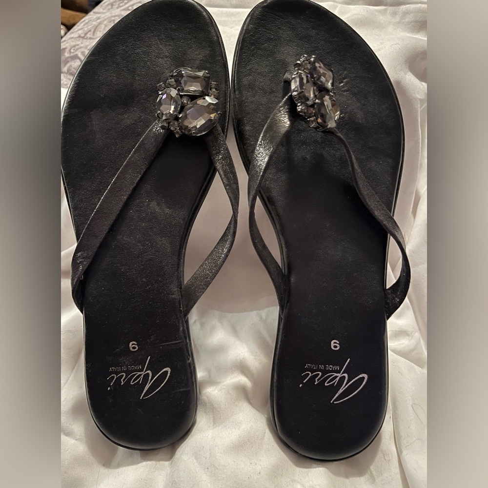 Black Sandals with Ribbed Soles